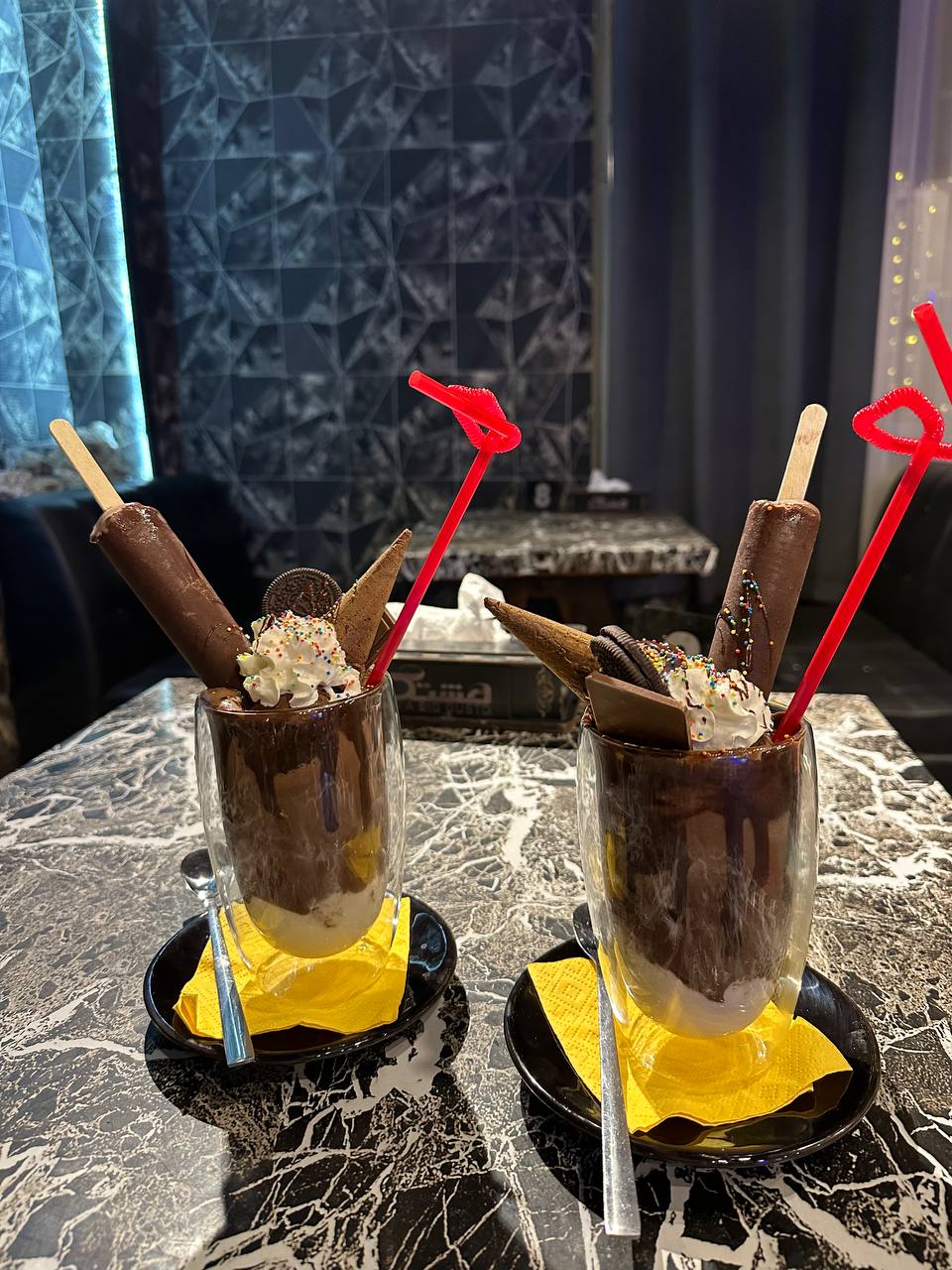 شیک شکلات هشتگ